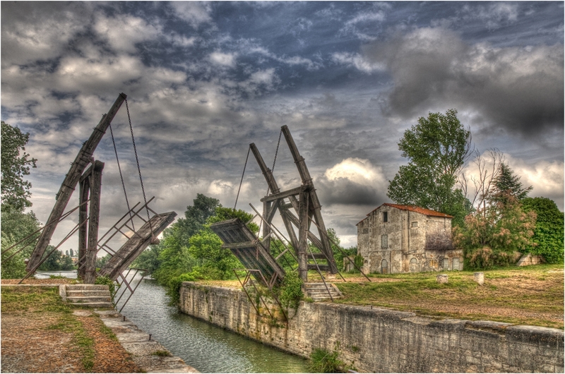 380 - PONT VAN GOGH - BLONDEL CHRISTIAN - france.jpg